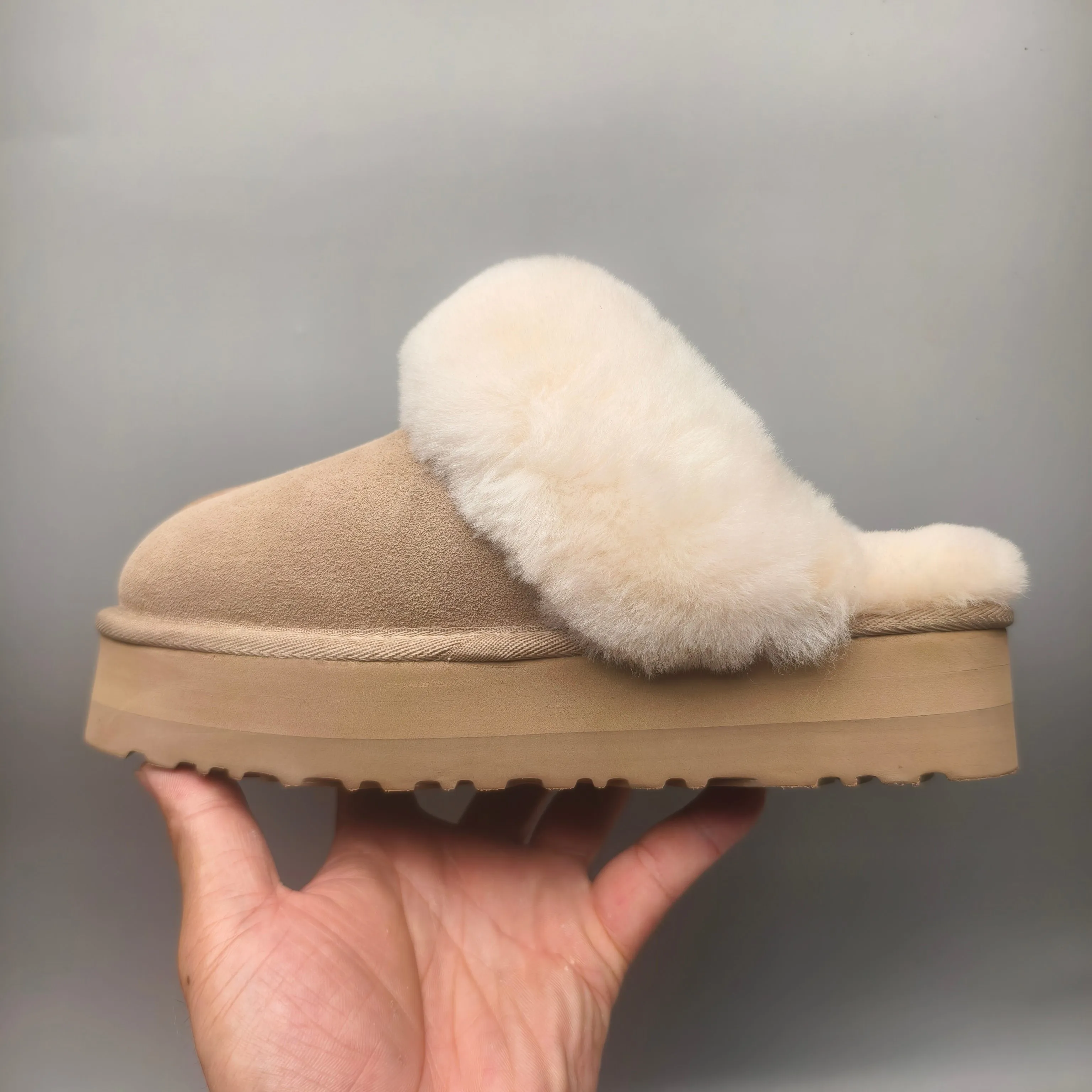 💰440 UGG sheepskin all-in-one snow boots 2550 🔥Thick-soled wool slippers (star slippers plus version) are comfortable and can be worn at home. Wool slippers can be worn outside. Split cow upper, Longfeng moccasin wool lining. The original three-layer combination outsole is light and comfortable on the foot. Only the top version is made. The oil edge craftsmanship is exquisite! Color: maroon gray sand antelope brown black code number: 35-41